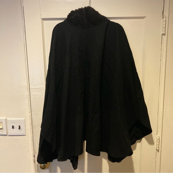 Vintage Komitor Heavy Wool Cape Poncho Faux Fur Trim One Size Fits All - Picture 5 of 7